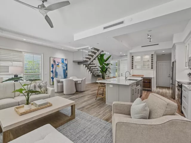 Продажа дома по адресу 1835 S Ocean Boulevard H - фото 8909237