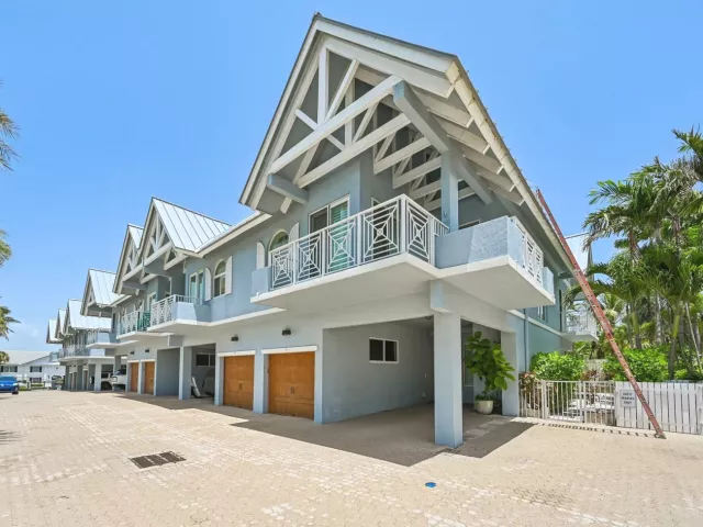 Продажа дома по адресу 1835 S Ocean Boulevard H - фото 8909225