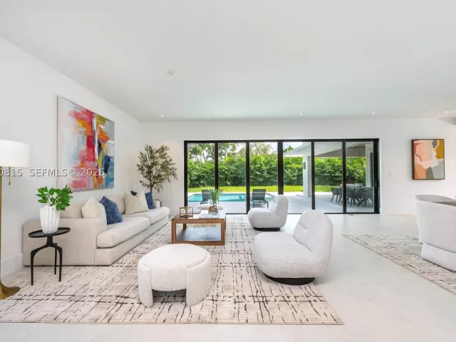 Продажа дома по адресу 6415 SW 83rd St - фото 8918151