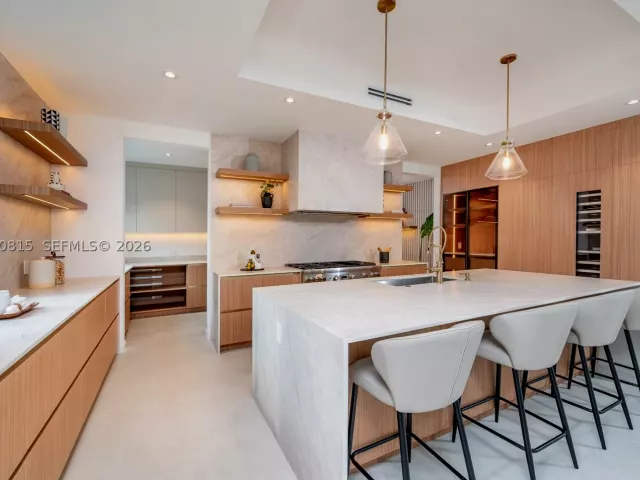 Продажа дома по адресу 6415 SW 83rd St - фото 8918152
