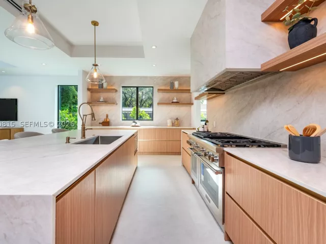 Продажа дома по адресу 6415 SW 83rd St - фото 8918153