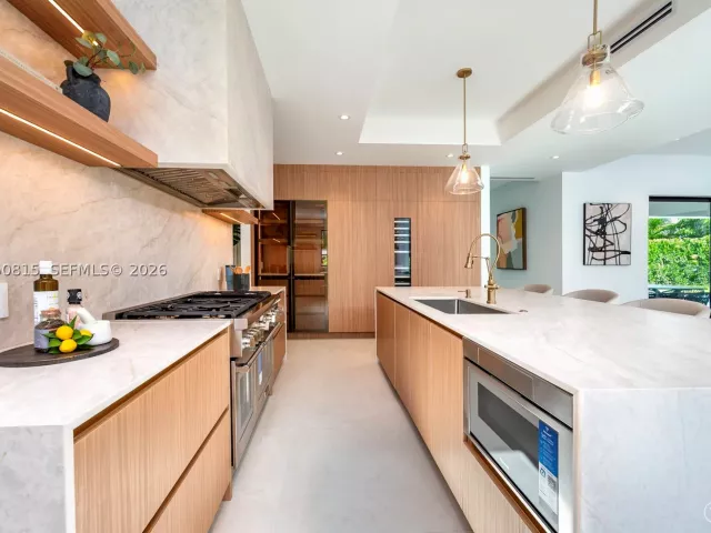 Продажа дома по адресу 6415 SW 83rd St - фото 8918154
