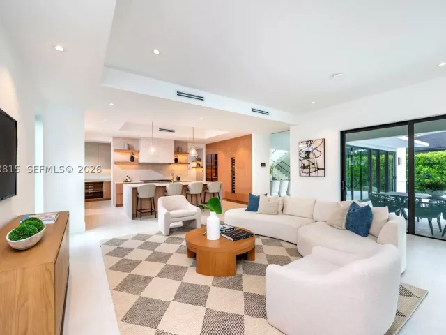 Продажа дома по адресу 6415 SW 83rd St - фото 8918159