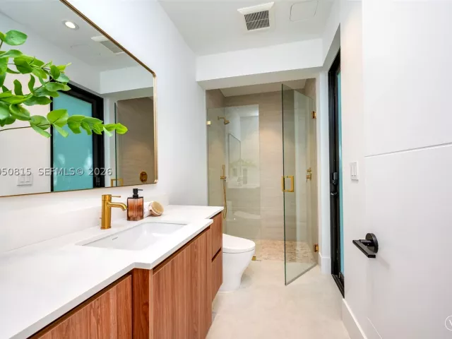 Продажа дома по адресу 6415 SW 83rd St - фото 8918162
