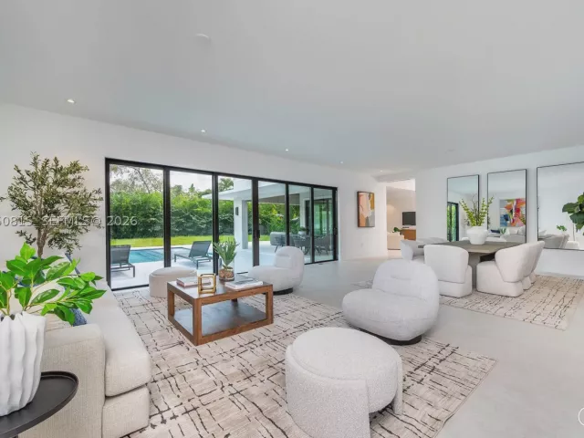 Продажа дома по адресу 6415 SW 83rd St - фото 8918149