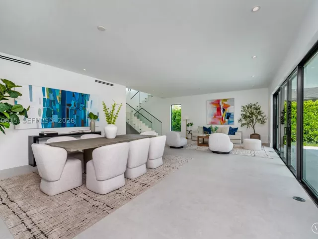 Продажа дома по адресу 6415 SW 83rd St - фото 8918150