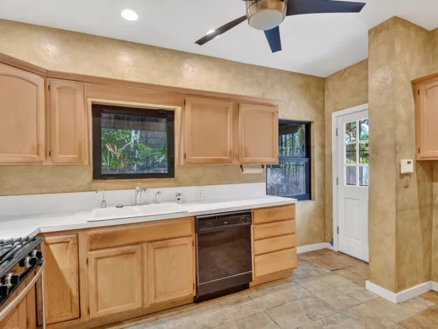 Продажа дома по адресу 109 George Bush Boulevard - фото 8901977
