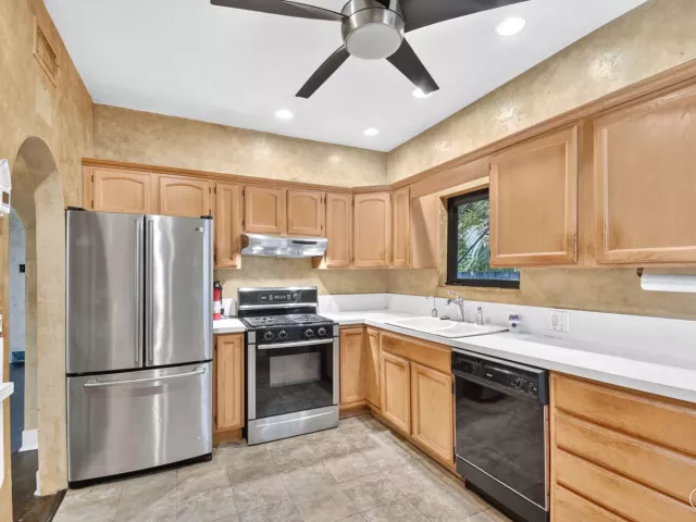 Продажа дома по адресу 109 George Bush Boulevard - фото 8901978