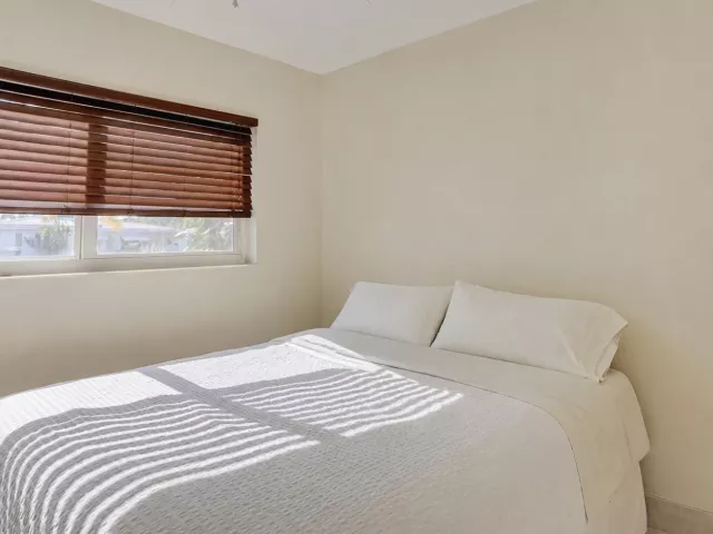 Продажа дома по адресу 970 SW 3rd Avenue - фото 9004179