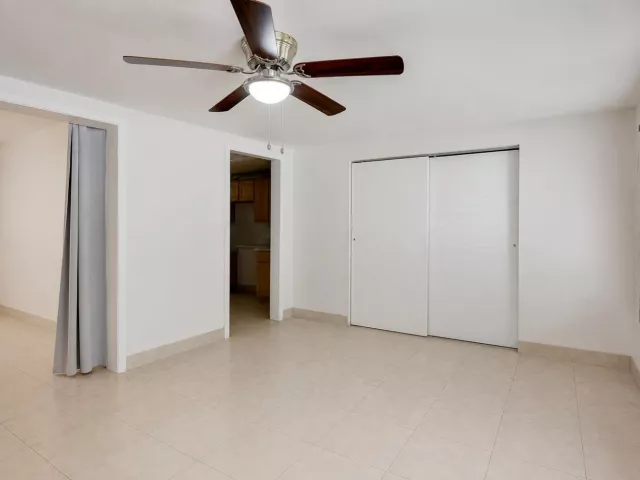 Продажа дома по адресу 970 SW 3rd Avenue - фото 9004184