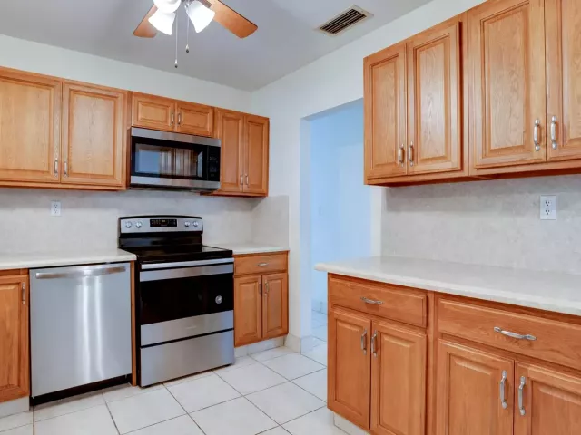 Продажа дома по адресу 970 SW 3rd Avenue - фото 9004170