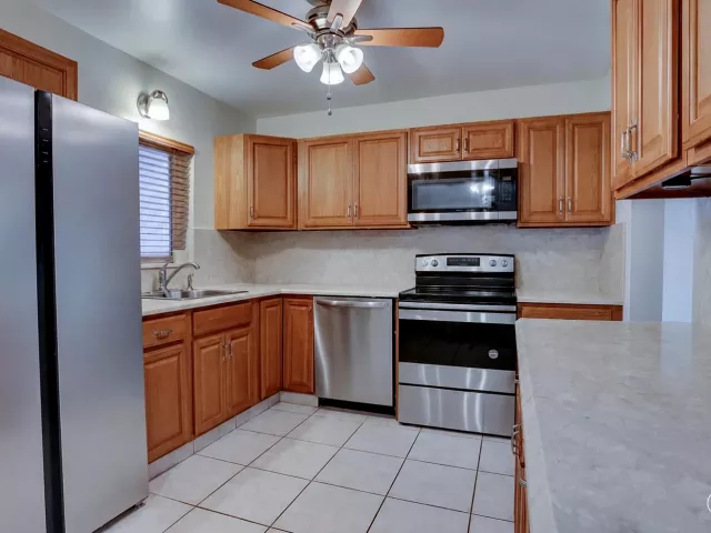 Продажа дома по адресу 970 SW 3rd Avenue - фото 9004171