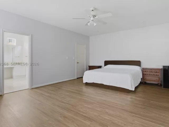 Продажа дома по адресу 3722 NE 208th Ter - фото 8886171