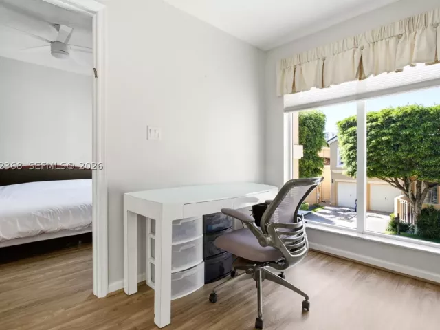 Продажа дома по адресу 3722 NE 208th Ter - фото 9448696