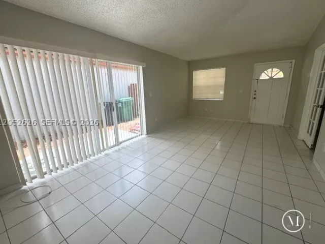 Продажа дома по адресу 13073 SW 150th Ter - фото 8912047
