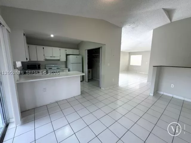 Продажа дома по адресу 13073 SW 150th Ter - фото 8912050