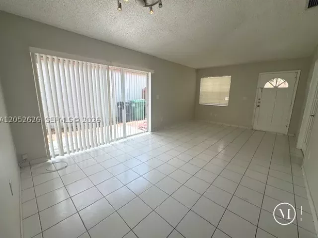 Продажа дома по адресу 13073 SW 150th Ter - фото 8912051