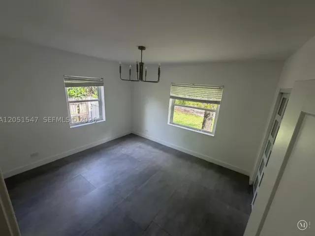 Продажа дома по адресу 859 NE 115th St - фото 8887733