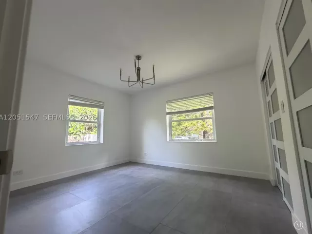 Продажа дома по адресу 859 NE 115th St - фото 8887734