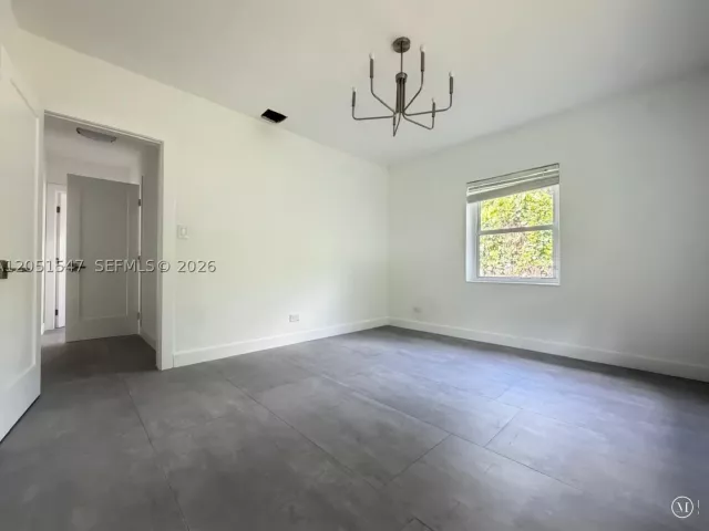 Продажа дома по адресу 859 NE 115th St - фото 8887735