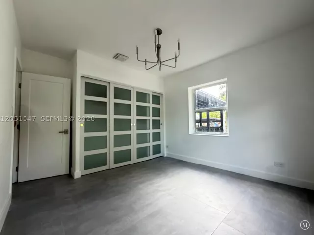 Продажа дома по адресу 859 NE 115th St - фото 8887736
