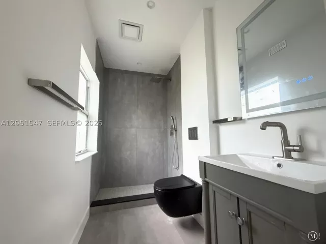 Продажа дома по адресу 859 NE 115th St - фото 8887738