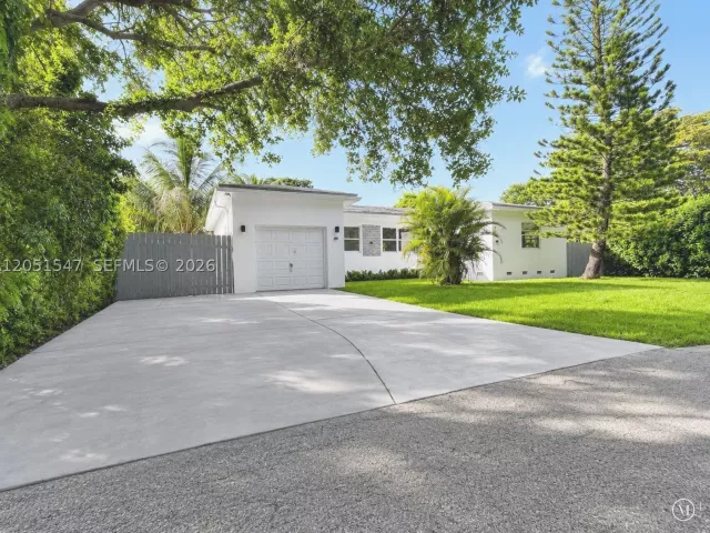 Продажа дома по адресу 859 NE 115th St - фото 8887723