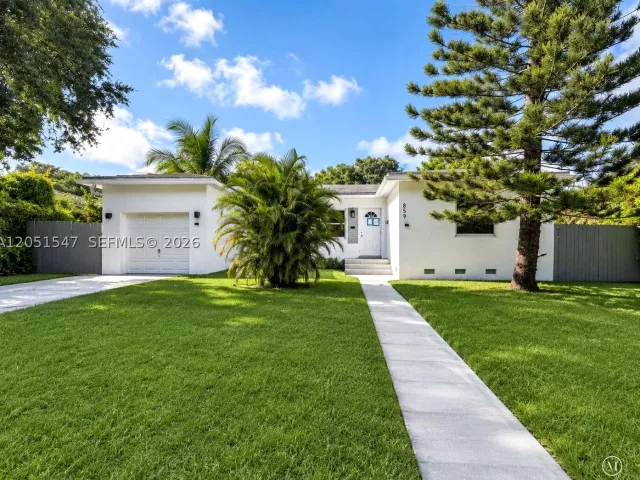 Продажа дома по адресу 859 NE 115th St - фото 8887724