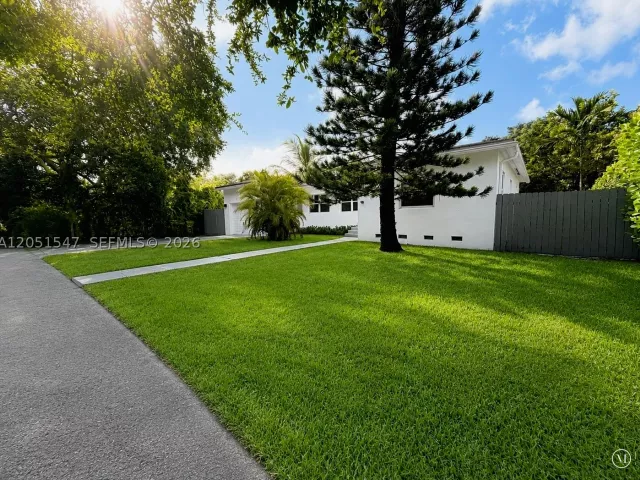 Продажа дома по адресу 859 NE 115th St - фото 8887725