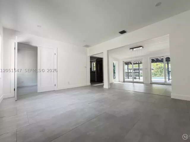 Продажа дома по адресу 859 NE 115th St - фото 8887726