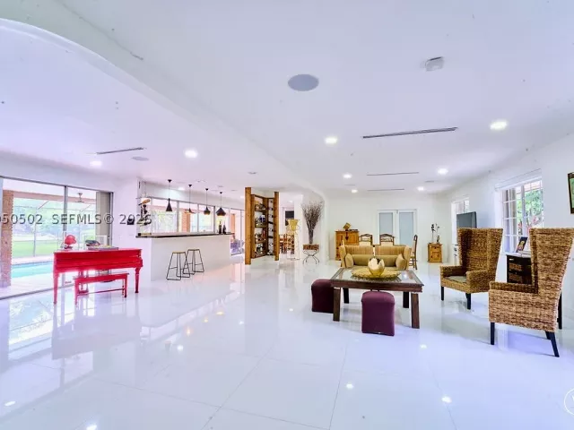 Продажа дома по адресу 21601 SW 154th Ave - фото 8888058