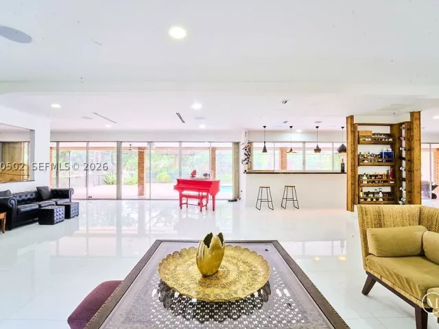 Продажа дома по адресу 21601 SW 154th Ave - фото 8888059