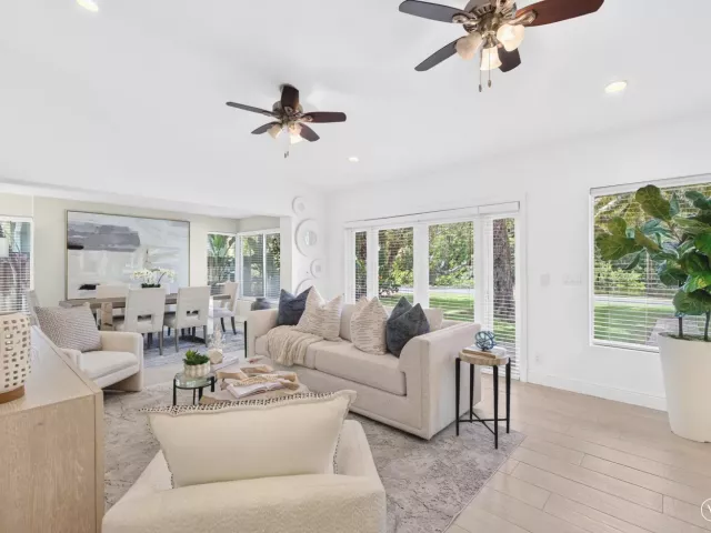 Продажа дома по адресу 1318 SE 12TH Way - фото 8900288