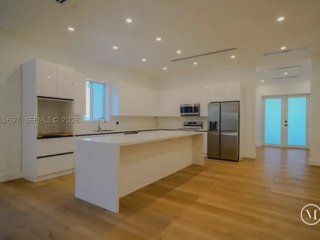 Продажа дома по адресу 112 NW 24th Ct - фото 8886824