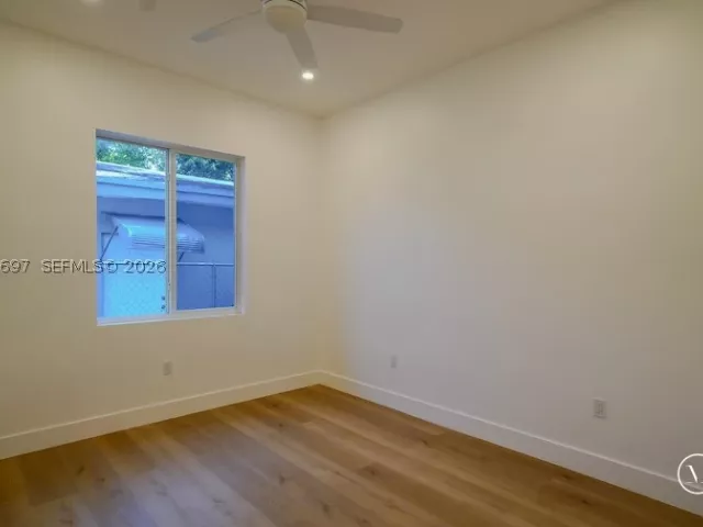 Продажа дома по адресу 112 NW 24th Ct - фото 8886828
