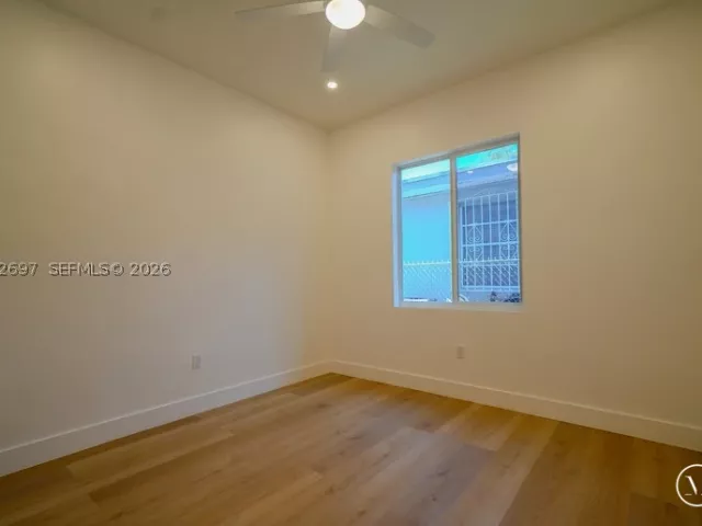 Продажа дома по адресу 112 NW 24th Ct - фото 8886831