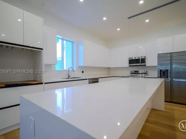 Продажа дома по адресу 112 NW 24th Ct - фото 8886832