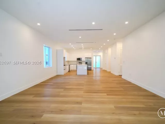 Продажа дома по адресу 112 NW 24th Ct - фото 8886820