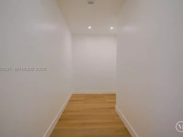 Продажа дома по адресу 112 NW 24th Ct - фото 8886821