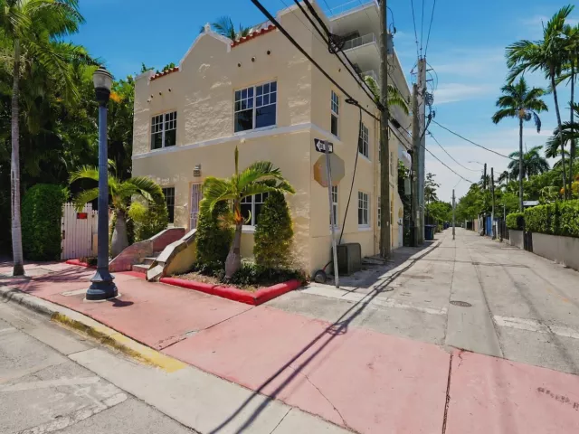 Продажа дома по адресу 927 4th Street - фото 8911396