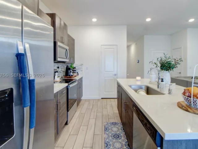 Продажа дома по адресу 789 SE 16th Ct - фото 8887927