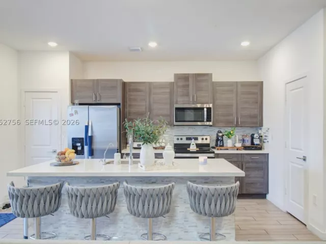 Продажа дома по адресу 789 SE 16th Ct - фото 8887928