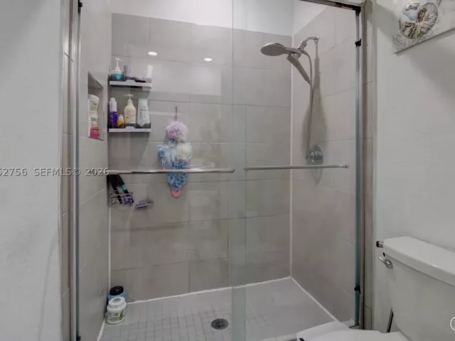 Продажа дома по адресу 789 SE 16th Ct - фото 8887931