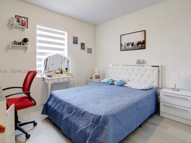 Продажа дома по адресу 789 SE 16th Ct - фото 8887932