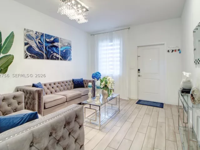 Продажа дома по адресу 789 SE 16th Ct - фото 8887922