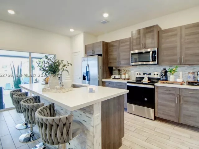 Продажа дома по адресу 789 SE 16th Ct - фото 8887924