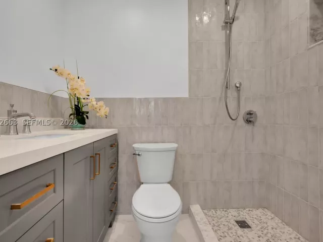 Продажа дома по адресу 3551 NW 20th St - фото 8887241