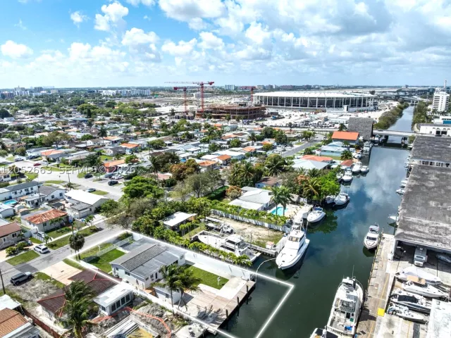 Продажа дома по адресу 3551 NW 20th St - фото 8887227