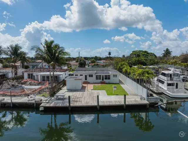 Продажа дома по адресу 3551 NW 20th St - фото 8887229