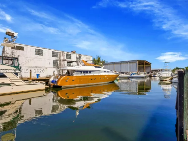 Продажа дома по адресу 3551 NW 20th St - фото 8887231